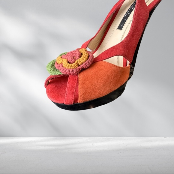 Laundry by Shelly Segel High Heel Suede Sandals with Crochet Flower size 8 new - Picture 4 of 9